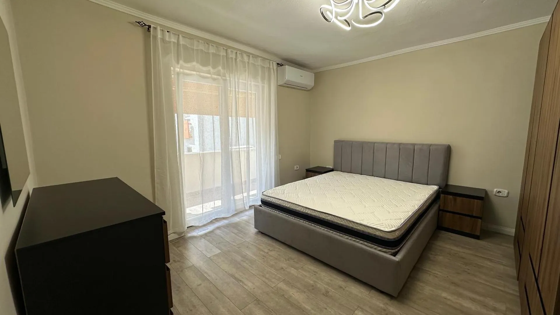 Tirana Skyline Nest Apartment